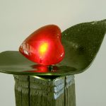 Lichtobjekt „Herz“, Holz, geschliffenes Glasherz, LED Beleuchtung